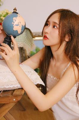 三个学生和一个老师电视剧